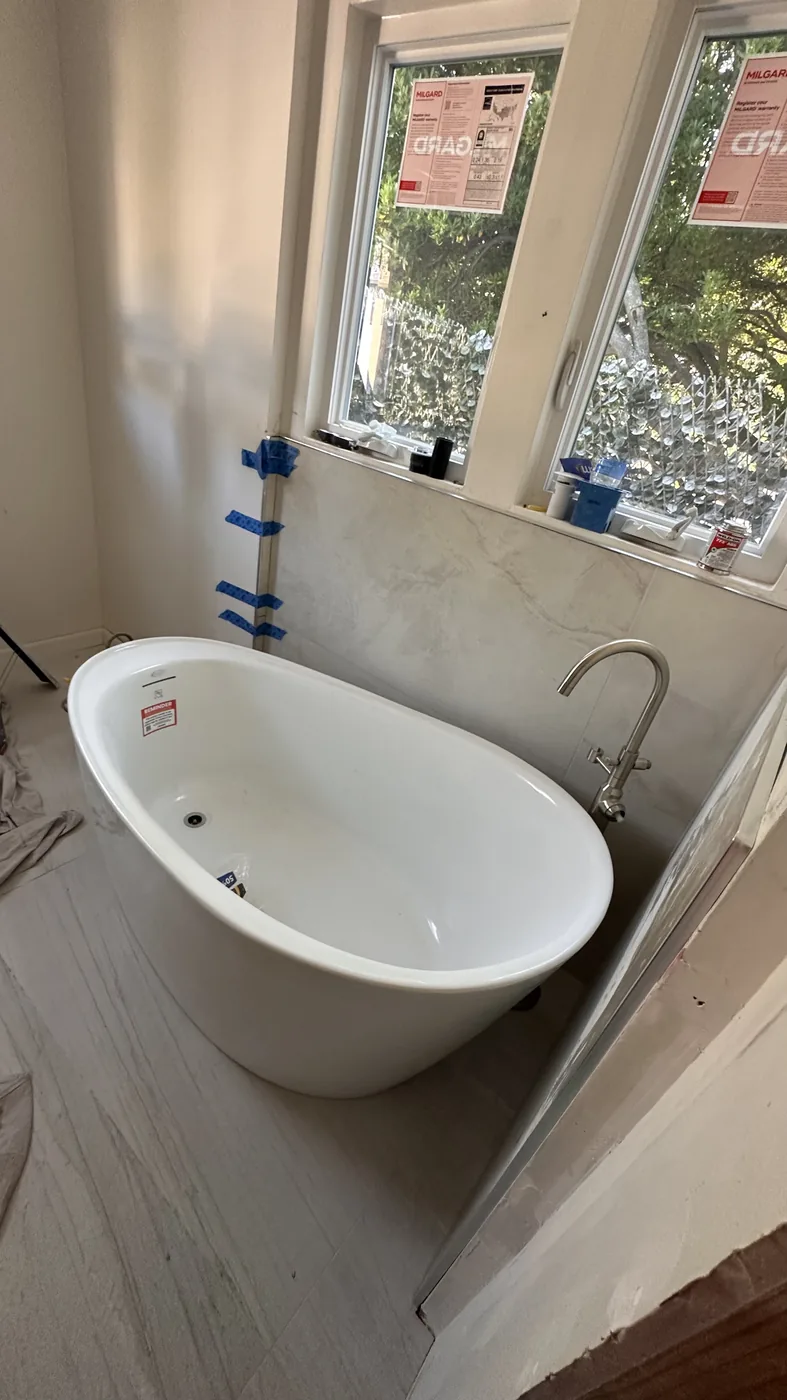 Freestanding tub installation